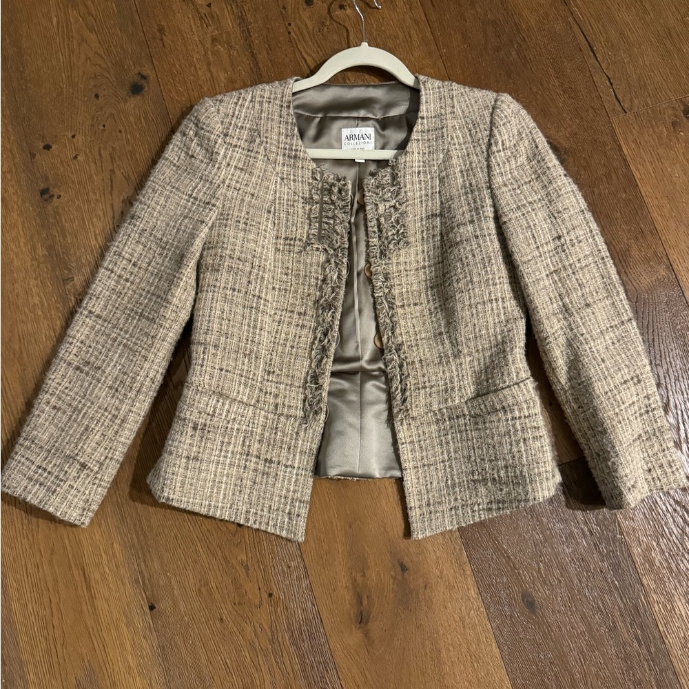 Armani beige tweed cropped jacket sz4